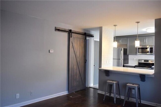 Photo - 112 Ardmore Pl NW Unit 1