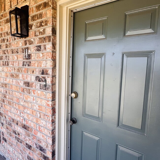 Building Photo - Welcome home to your new oasis at Camden Condominium in Groves, TX! Unit 3