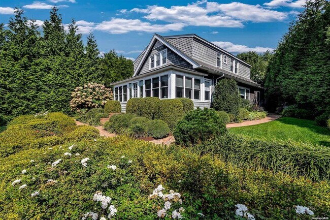 Photo - 7 Miller Ln E