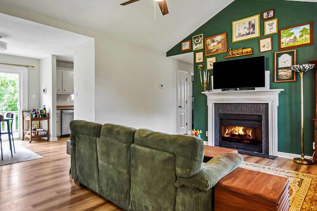Photo - Pet Friendly Three Bedroom!