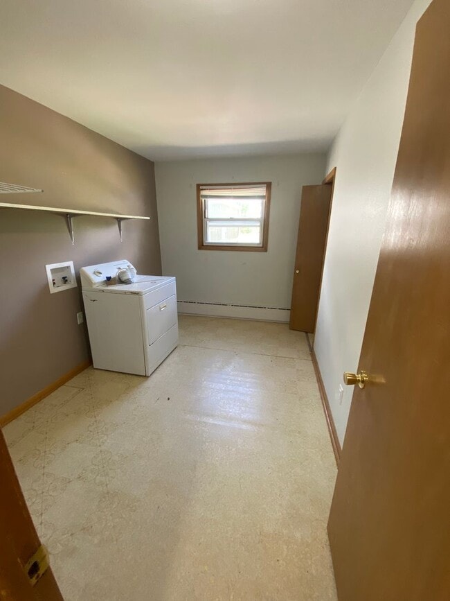 Photo - 106 8th St NW Apartment Unit Upper Level