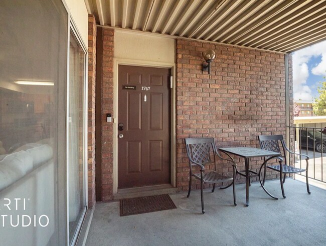 Building Photo - 3 Bedroom/1.5 Bathroom Condo in Provo