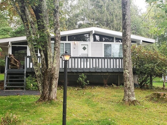 Building Photo - 10 Donenfeld Dr