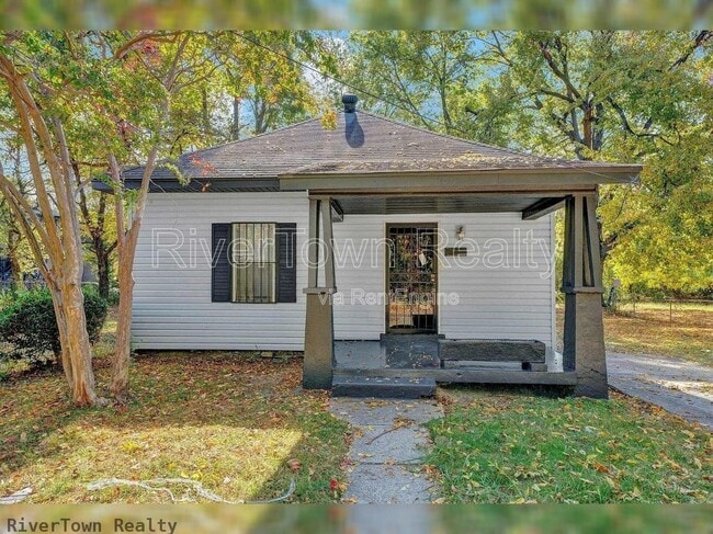 Building Photo - 439 Simpson Ave