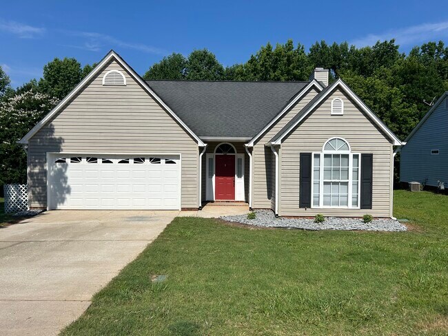 Photo - 209 Riverside Chase Cir House