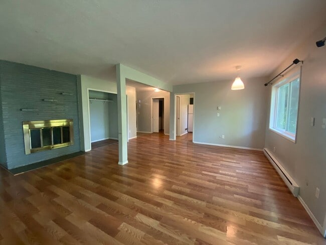 Photo - 075LincolnSt Unit B