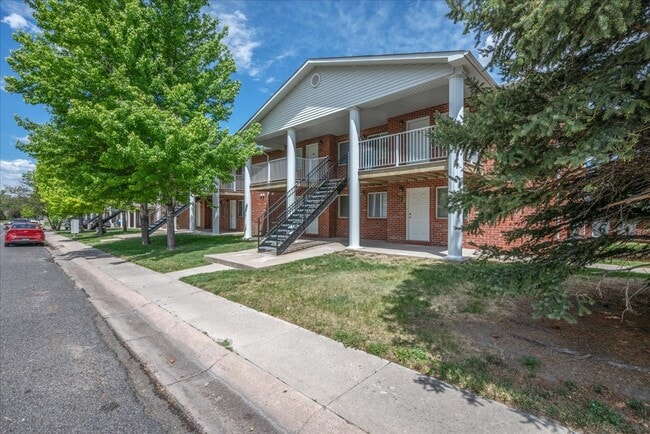 Building Photo - 4502 E 12th St Unit 3