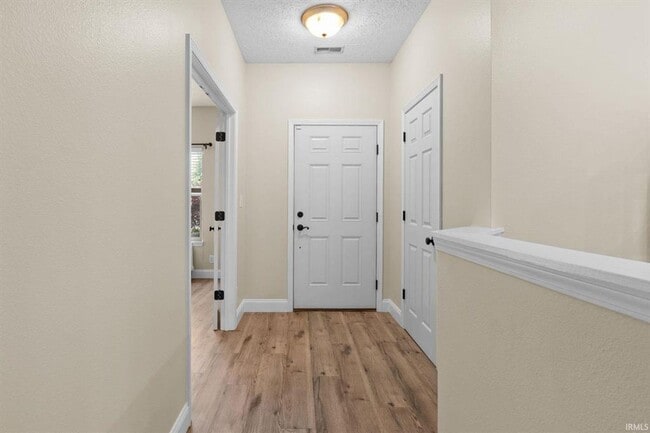 Photo - 3BR + Den + Biggest Fenced Yard in Neighborhood