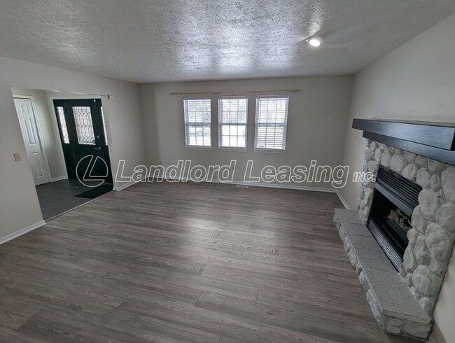 35330 Oxford Ct