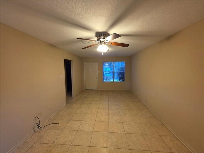 Photo - 1615 Hazelwood St Apartment Unit B