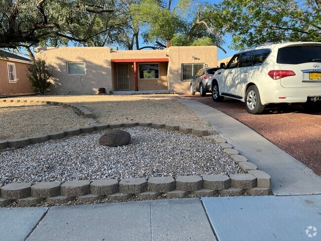 Building Photo - 1706 Ridgecrest Dr SE Rental