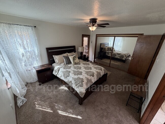 Photo - 4904 Purcell Dr NE