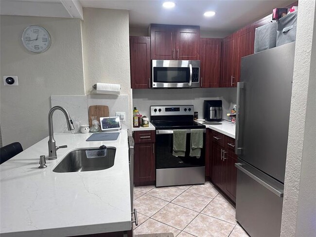 Photo - 3900 SW 52nd Ave