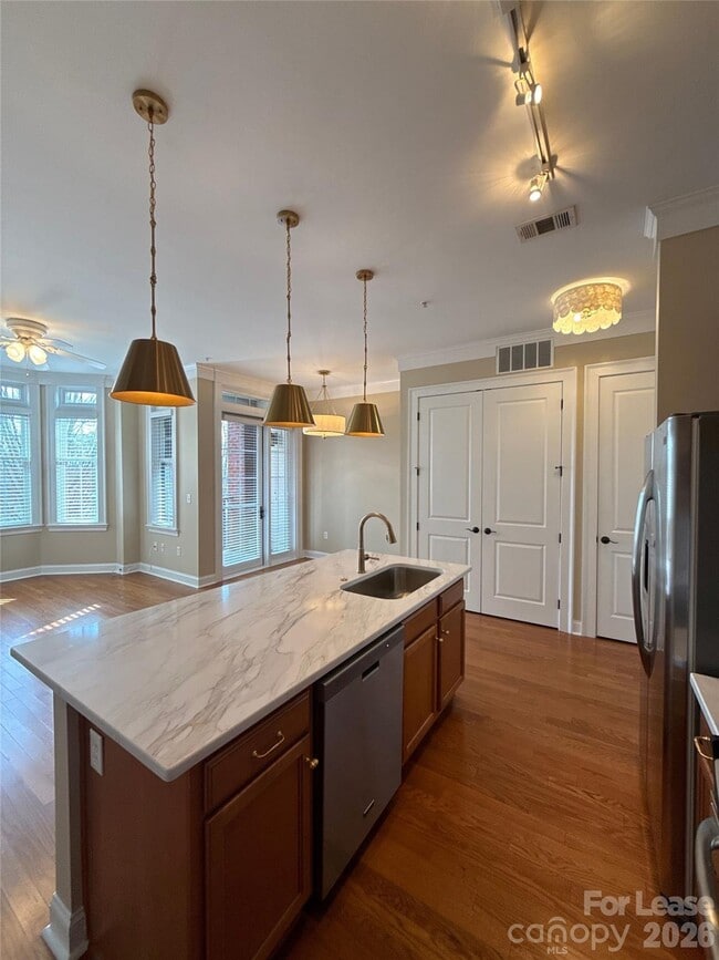 Photo - 2810 Selwyn Ave Unit 308