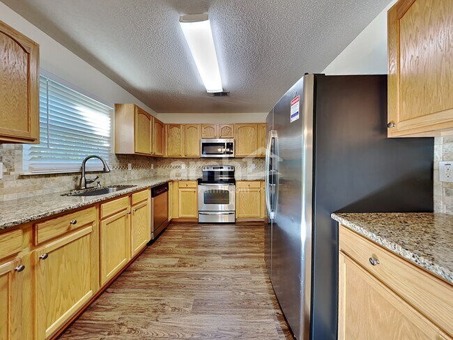 Photo - 516 Holiday Dr