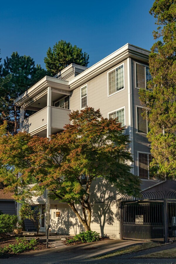 Photo - 5307 Ravena Pl NE