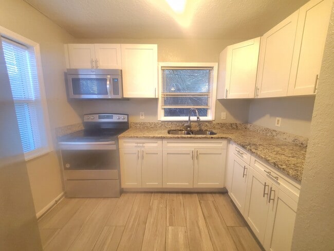 Photo - 665 28th Ave S