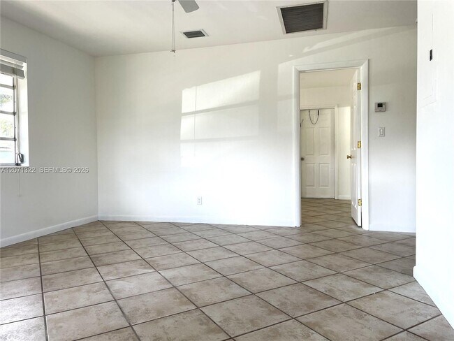Photo - 225 NW 23rd St Unidad 1