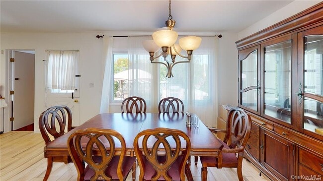 Photo - 121 Woodward Pkwy