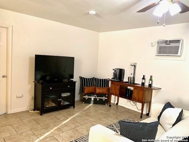 Photo - 1511 W Ashby Pl Unit 03