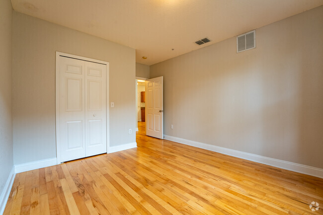 Building Photo - 5550 E Michigan St Rental