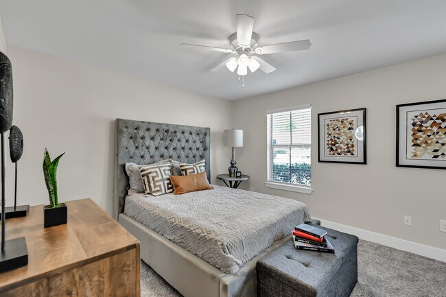 Photo - WOODFOREST CHASE