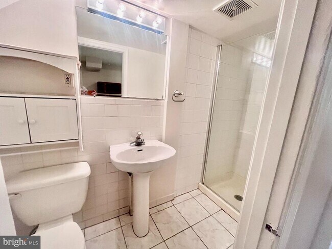 Photo - 628 N Columbus St