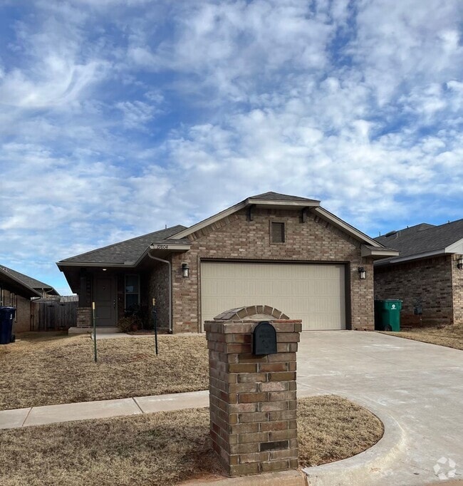 Building Photo - FIRST MONTH FREE! - DON'T MISS OUT! Rental