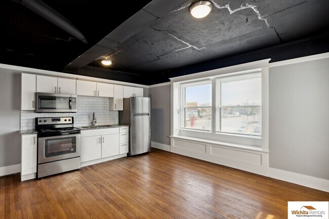 Photo - 2925 E Douglas Ave Unidad 2