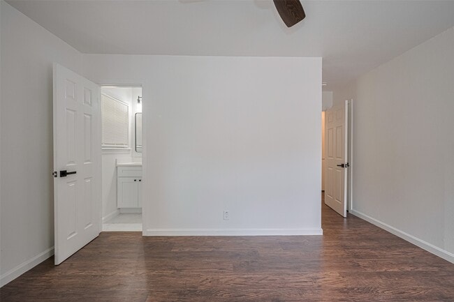Photo - 2112 Walnut Ln