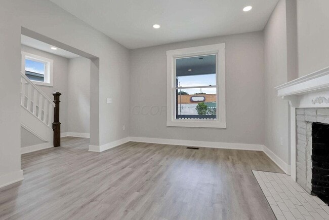 Photo - 1779 Parsons Ave