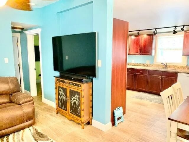 Photo - 802 S Emerald Dr