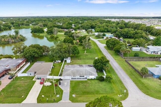 Photo - 7907 Sebastian Rd