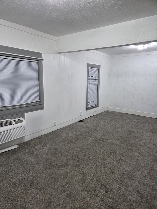 Photo - 610 S Grange Ave