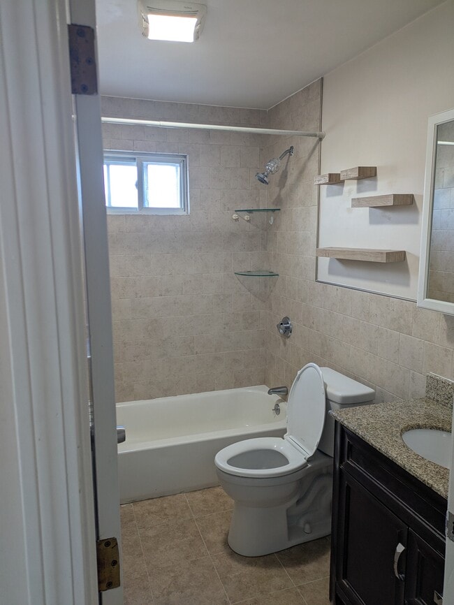 Photo - 31 Chaucer St Unit 2