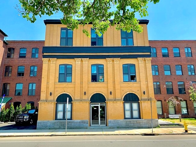 Building Photo - Bella Vista Ansonia Rental