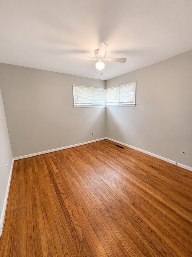 Photo - 8286 Ford Ave