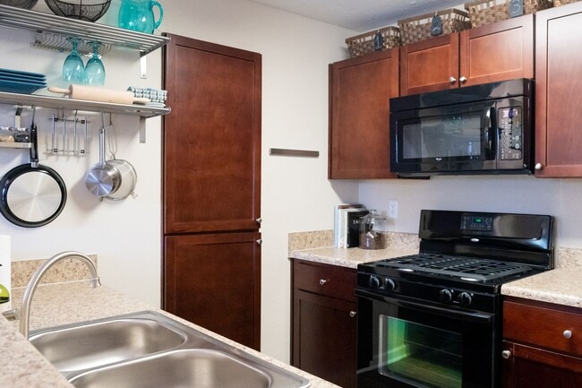 Photo - Kinstone Columns Drive