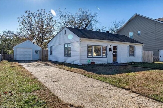Photo - 769 Denison Ave