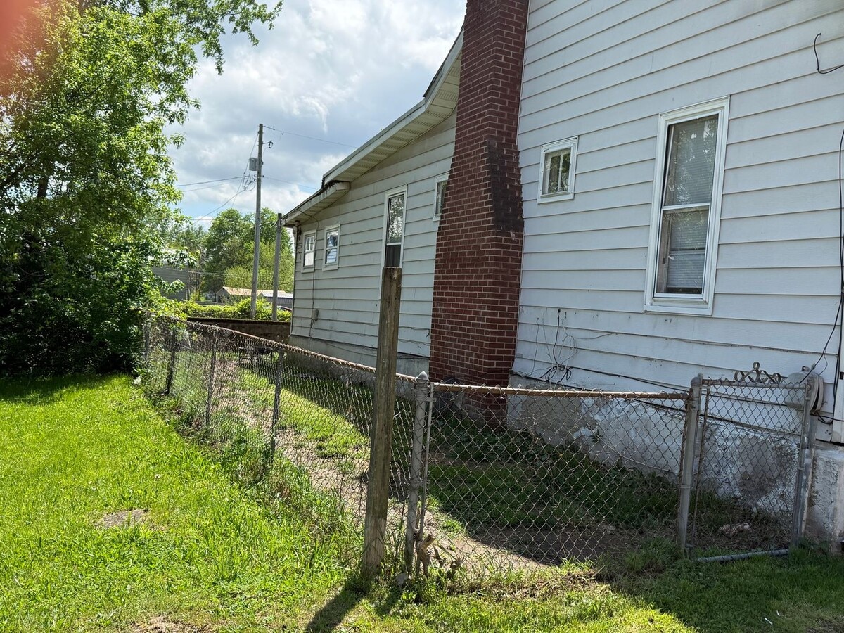 Photo - 17 Poplar Ave