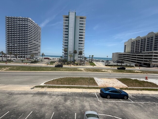 Photo - 2727 N Atlantic Ave Condo