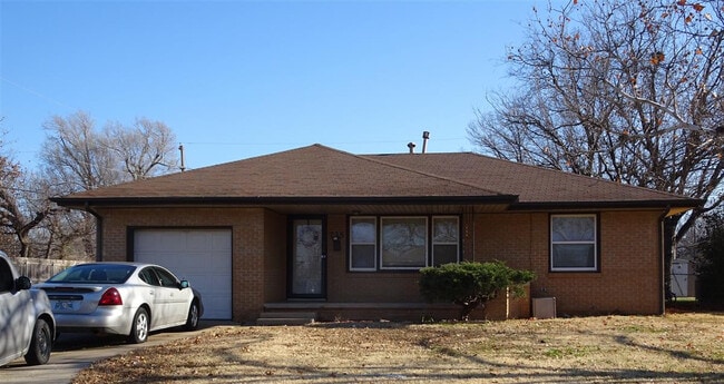 Building Photo - 735 Highland Pkwy Rental