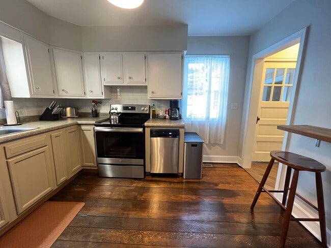 Kitchen - 9 N 6th St