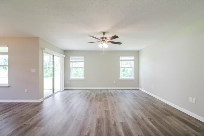 Photo - 77808 Lumber Creek Blvd