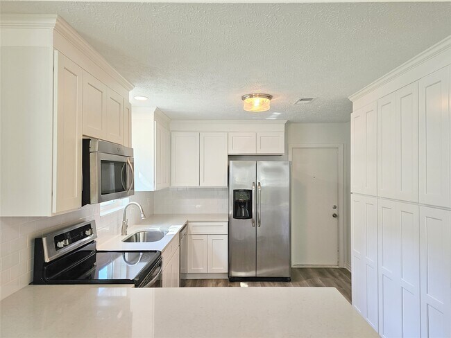 Photo - 10615 Heatherford Dr