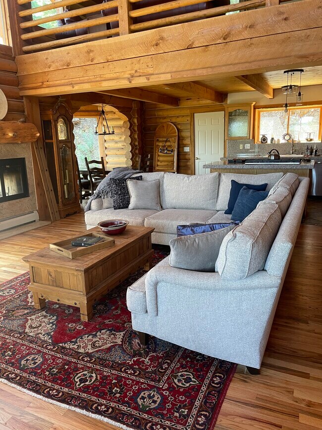 Photo - 180 Matterhorn Dr