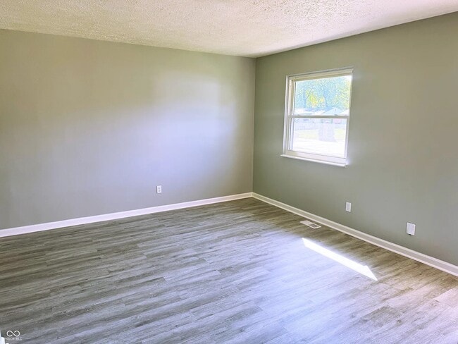 Photo - 1353 New Field Ln