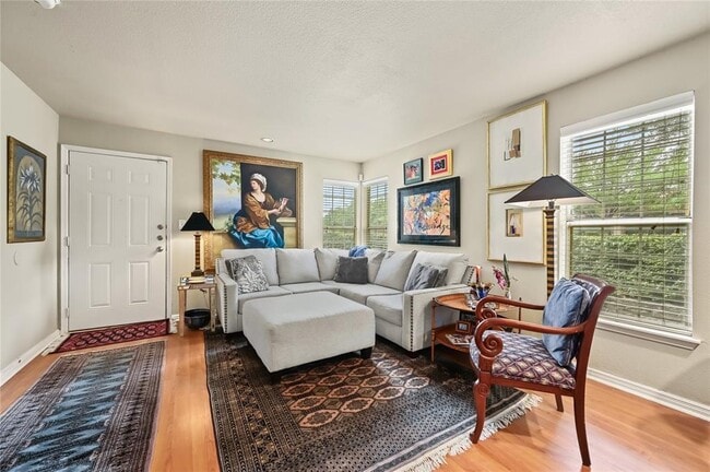 Photo - 7685 Northcross Dr Unidad 304