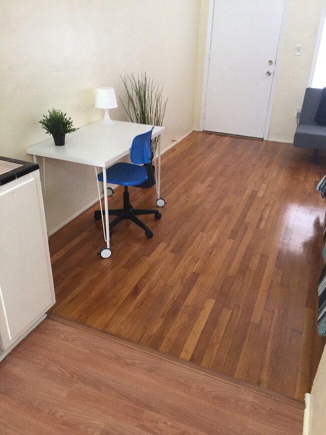 Photo - 2821 SW 1st Ave Unit 8