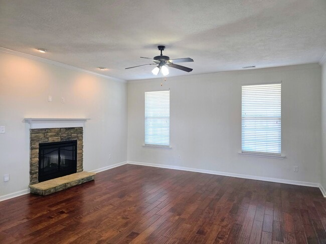 Photo - 752 Whitney Pass